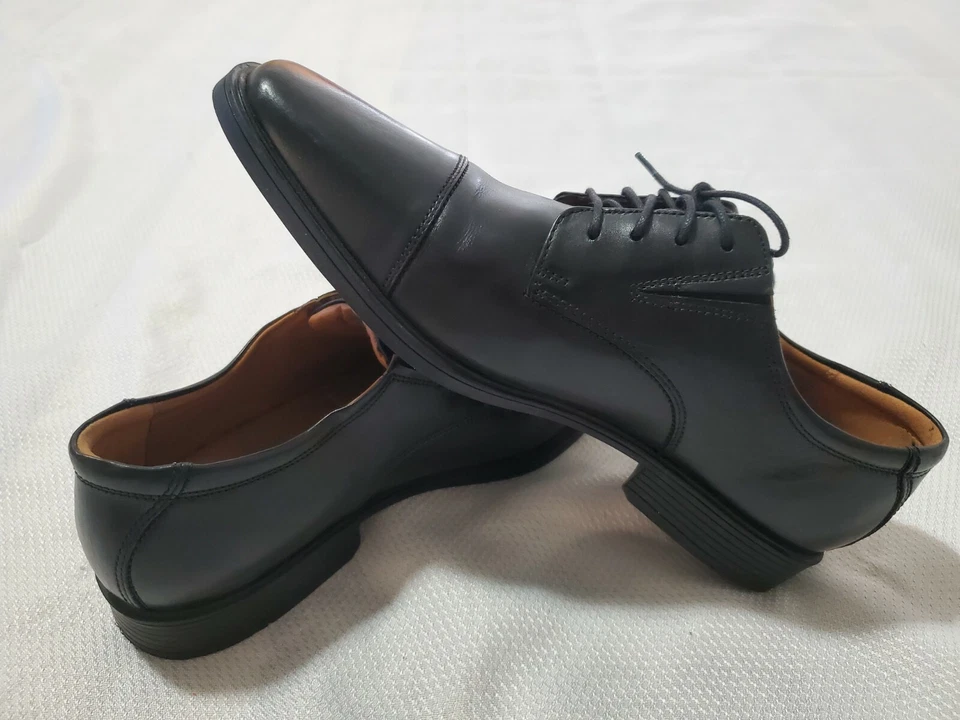 Clarks Mens Tilden Cap Lace up Dress Oxfords Black Leather Size 9