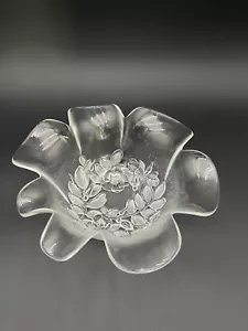 Mikasa Bianca Rosella Fluted Floral Embossed Clear Crystal Serving Bowl 11" Wide - Picture 1 of 8