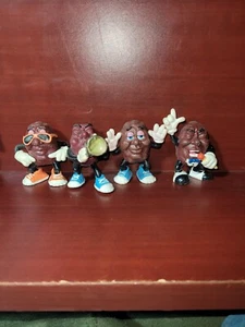 Lot of 4 1987 Vintage California Raisins Toy Miniature Collectables - Picture 1 of 1