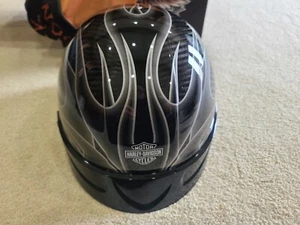 Medio casco de fibra de carbono Harley-Davidson® ""Wild Force"" - 97302-09VM/000S - Imagen 1 de 17
