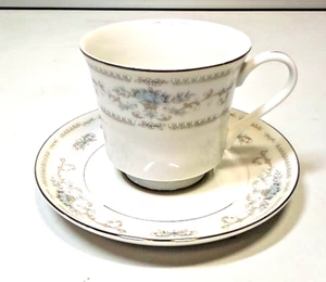 WADE "Diane" Fine Porcelain China Japan TEETASSE & UNTERTASSE SET - Bild 1 von 5