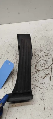 01-05 BMW 325i Sedán Pedal de Gas 01 02 03 04 05 Foto 1 de 4