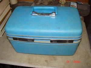 Vintage Sears COURIER by SAMSONITE TRAVEL TRAIN MAKEUP CASE Blue NO KEYS - Picture 1 of 5