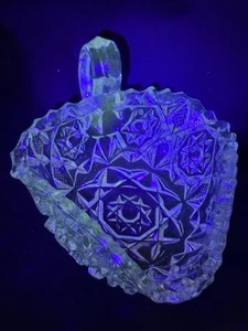 Glass 1915 Fostoria "American" 3-Cornered Handle Nappy Dish Crystal Vaseline - Imagen 1 de 14