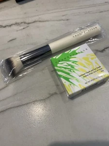 Chantecaille Sunbeam Cheek And Eye Shade with sculpting brush  - Picture 1 of 1