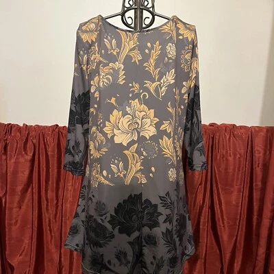 Azalea.  Talla grande.  Vestido pulóver ajustado y acampanado estampado de bordes elásticos. B109 Foto 1 de 4