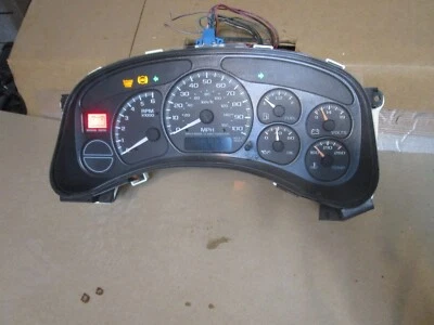 02 03 04 Cuadro de instrumentos velocímetro GMC Envoy 150 k millas 15115883 2002-2004 Foto 1 de 4