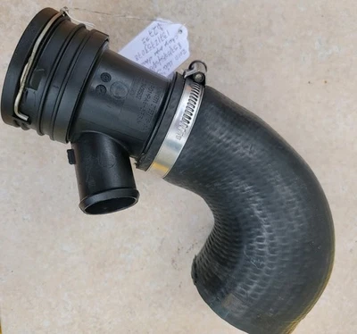 Колено зарядной трубы 2010 Mini Cooper S R56 R57 R55 R58 R59 13712753078 - Изображение 1 из 3