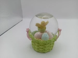  Snow Globe With Easter Chick Inside - Picture 1 of 3