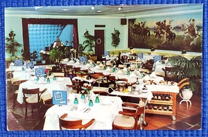 Vintage c1960's The Petit Paris Restaurant & Lounge Albany New York Postcard - Picture 1 of 2