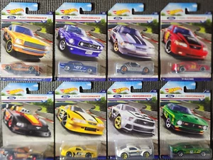 Juego de autos diecast HOTWHEELS 1:64 - Ford Performance Mustang Series COMPLETO de 8 - Imagen 1 de 9