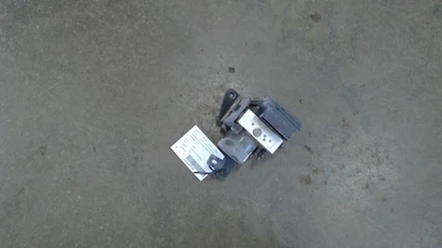 Conjunto de bomba y motor ABS usado se adapta a: conjunto de actuador y bomba Kia Optima 2011 Foto 1 de 4