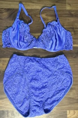 Conjunto Bragas Sujetador De Colección Sears ISNT IT DIVINO Encaje 34B Púrpura Segunda Piel Corte Alto Foto 1 de 4