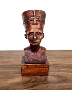 Limited Edition Queen Nefertiti Bust Replica - Rare and Captivating Art Piece - Picture 1 of 12