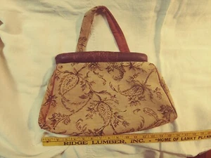 ANTIQUE TAPESTRY SEWING BAG WITH LEATHER TRIM SPRING CLOSURE - Picture 1 of 12