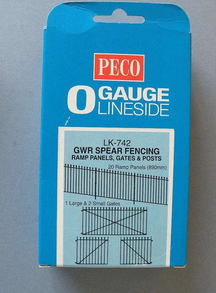 Boxed Peco 7mm O / O-16.5 Gauge Plastic GWR Ramp Spear Fencing and Gates LK-742 - Image 1 of 1
