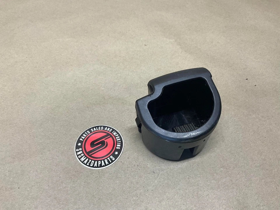 Оригинальная вставка подстаканника пепельницы для центральной консоли 01–05 Mazda Miata MX5 NB2 2001–2005 годов выпуска - Изображение 1 из 1