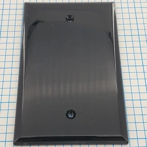 Gloss Black Blank Cover Mid Size 1-Gang Wallplate Thermoplastic Cooper PJ13BK - Picture 1 of 5