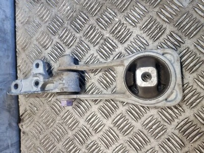 TOYOTA YARIS GEAR BOX MOUNTING BRACKET 1.5L HYB HATCHBACK 2023 GEARBOX MOUNT - Image 1 of 4