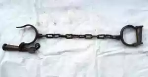 Handgefertigte schwere Kette Handschellen Schloss Schlüssel Antik - Bild 1 von 4