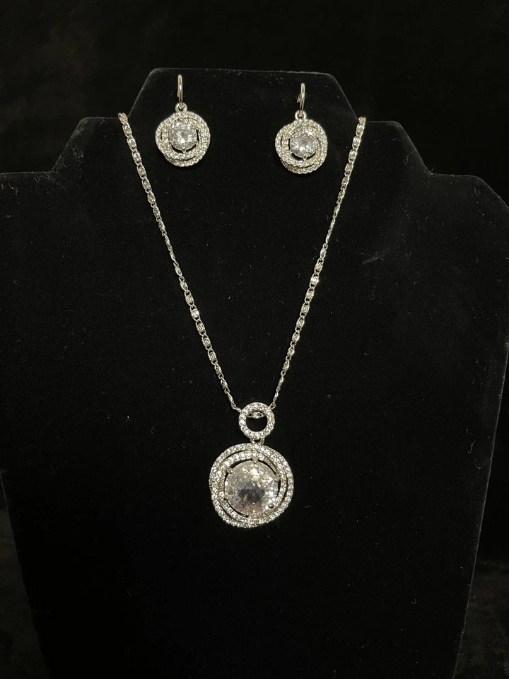 Jewelry Set Necklace Earrings Silver-Tone Clear Stones New - Image 1 of 4