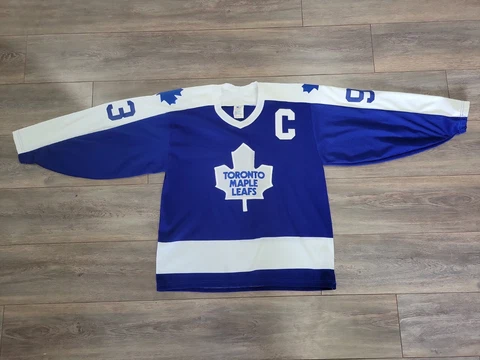 NWOT AUTHENTIC VINTAGE DOUG GILMOUR MAPLE LEAFS JERSEY MEDIUM CCM KOHO 23X28 Cover