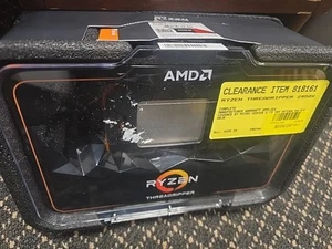 AMD Ryzen Threadrippr 2950x 16 Core, 32 Thread Processor 4.4 GHz Max Boost 3.5 G - Bild 1 von 5