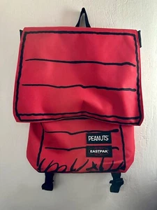 EASTPAK Rucksack / SNOOPYS HOUSE / Peanuts Doghouse – THE ORIGINAL - Bild 1 von 2