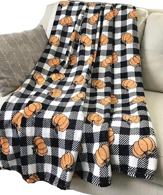 Manta polar de Halloween: negro blanco a cuadros de guinga con calabazas nueva sin etiquetas Foto 1 de 3