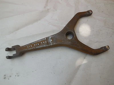 Porsche 911 Clutch Release Fork  NLA 1971 Foto 1 de 4