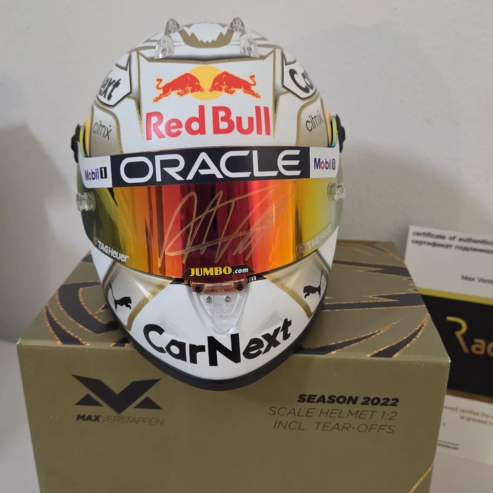 CASCO 1/2 MAX VERSTAPPEN RED BULL 2022 SEASON FIRMATO SIGNED CERTIFICATO COA - Immagine 1 di 4