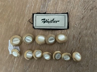 Damenknöpfe Rund, Goldfarbig mit Perlmuttfarbigen Stein, w.a.ei.  WINDSOR BLAZER - Bild 1 von 3