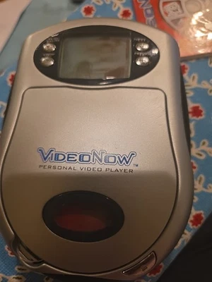 Reproductor de video personal Hasbro 2003 + 2 discos probados funcionando de colección ahora Foto 1 de 4