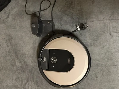 iRobot Roomba I6 Saugroboter Beutellos Wi-Fi Kaum Gebraucht Top Zustand - Bild 1 von 2