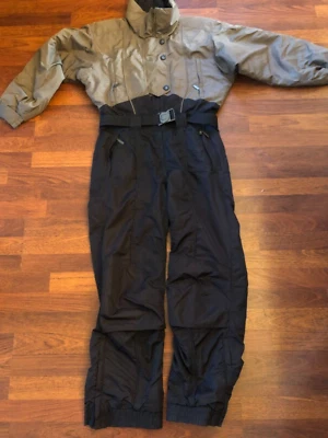 COLUMBIA Sportswear Co. Ladies 1 Piece Snow/Ski/Snowboarding Suit Black/Green L - Image 1 of 4