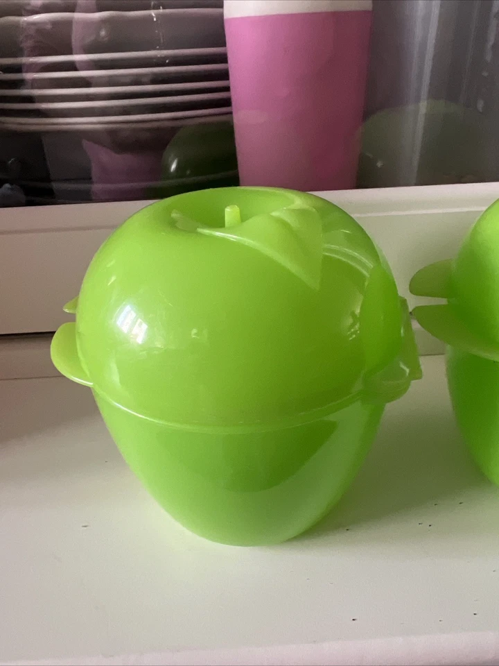 Tupperware Neuwertig Big Apple, Apfelbox, Sandwichbox Snackbox grün - Bild 1 von 1