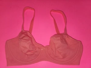 Victoria's Secret Body By Victoria Lightweight Underwired T-Shirt Bra Size 34D - Picture 1 of 9
