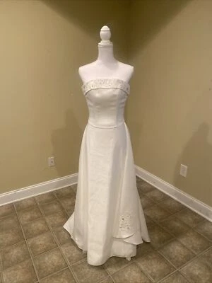 Wedding dress, Size 6, NWT - Image 1 of 4