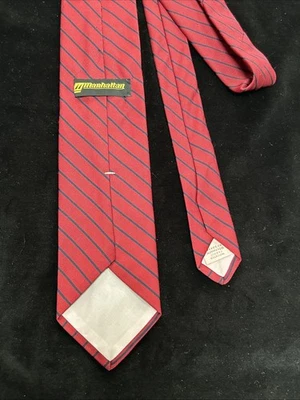 Gravata de poliéster listrada vermelha e azul marinho Manhattan 3,25 X 54"" - Imagem 1 de 4
