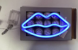 LED Lip Shape Neon Signs -Battery/USB Operated for Kids Room Art Wall Decor Blue - Picture 1 of 5
