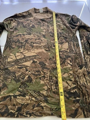 Realtree Camo long sleeve M Tshirt Hunting Leaf Timber Bark Pocket T - Image 1 of 4
