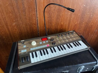 Korg Microkorg Synthesizer/Vocoder ANNIVERSARY EDITION GOLD w/case, mic - Image 1 of 4