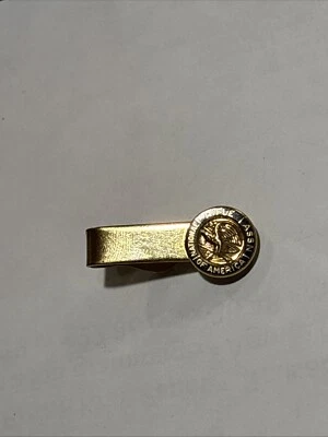 Clipe de barra de gravata vintage NRA National Rifle Association membro tom dourado preto - Imagem 1 de 4