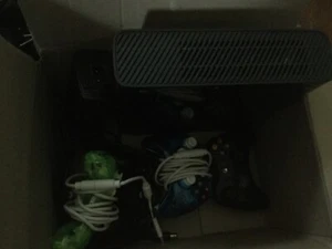 Microsoft Xbox 360 E 4GB Model (1538) Console Bundle 12 games 4 controllers more - Picture 1 of 7