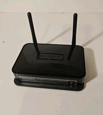 NETGEAR WNCE4004 N900 VIDEO AND GAMING - 4-PORT DUAL BAND WIFI ADAPTER. - image 1 of 4