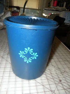TUPPERWARE 805-5 Bright Blue Canister with Lid Navy Royal Blue Flower - Picture 1 of 2