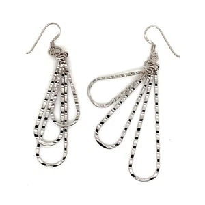 925 Sterling Silver Ladies Wave Earrings 4.5 Grams - Picture 1 of 2