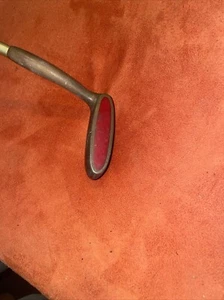 Putter de latón Mga Axeline 36’’ - Imagen 1 de 18