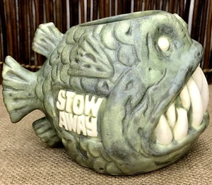 Flounder Tiki Farm Stowaway Tiki Bar Zombie Pescador Pez Taza Verde 1ª Edición - Imagen 1 de 10