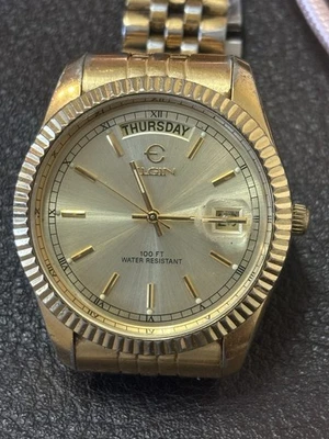 VTG GOLD TONE ELGIN FC400B CALENDAR STAINLESS STEEL WATCH DIAL JAPANESE MOVEMENT - Image 1 of 4